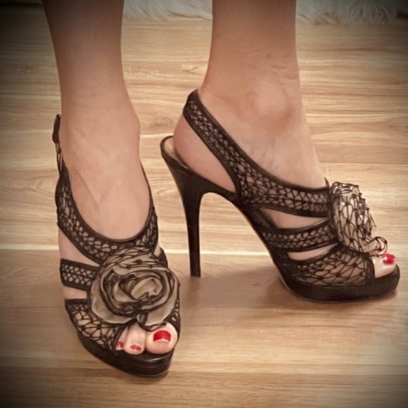 Valentino Pumps- Size 39 - Picture 1 of 10